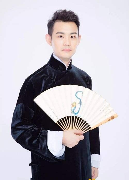 卢鑫个人资料，曾婉拒郭德纲招揽（从不务正业到逆袭为相声演员）