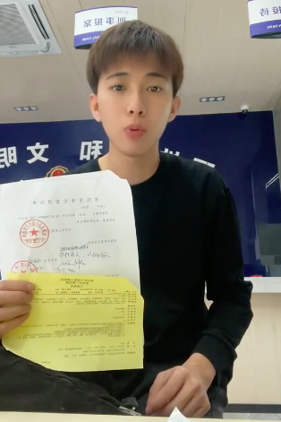 牌牌琦为什么被全网封，牌牌琦是被全网封吗（百万粉网红遭牌牌琦找人殴打）