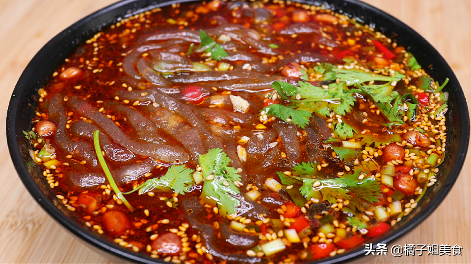 圖片[1]-家庭自制土豆粉條秘訣！4元成本Q彈爽滑 比外賣省錢又放心-起舞食譜網