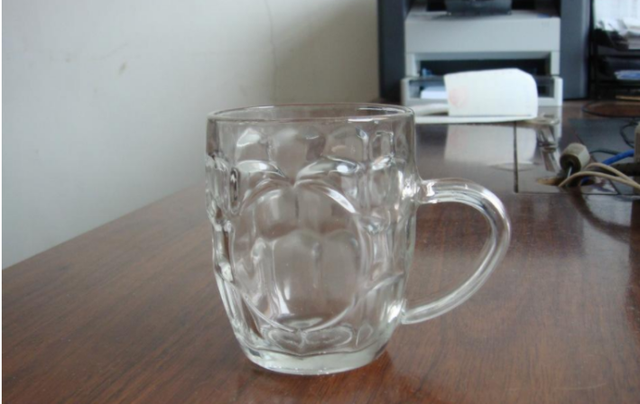 钠钙玻璃杯能倒开水吗,钠钙玻璃杯能倒冰水吗(为什么价格差距这么大)