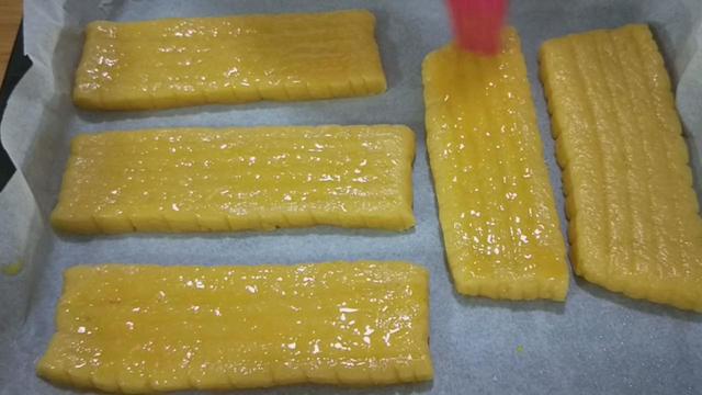 怎样在家做饼干，怎样在家做饼干简单做法（面粉里加2个鸡蛋）