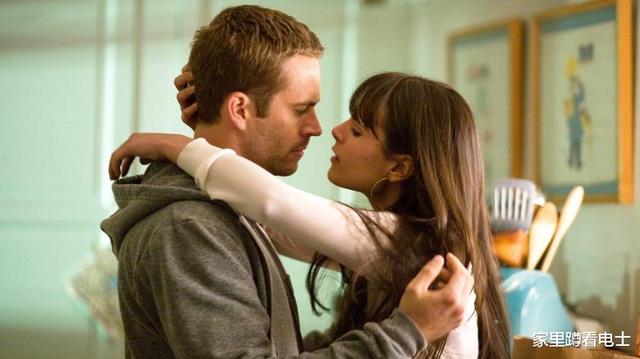 保罗沃克到底死了没，保罗沃克到底死没死（戏中女友也对他念念不忘）