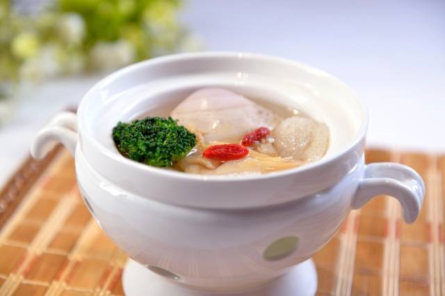 海蚌怎么做好吃，你知道河蚌怎么做才好吃吗（闽菜双绝之鸡汤氽海蚌怎么做才好吃）