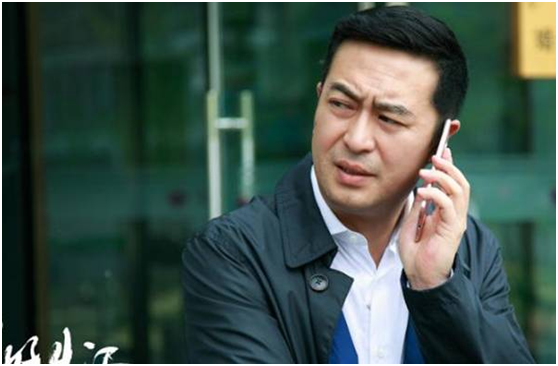 张嘉译第三任妻子，张嘉译第二任妻子是谁（与王海燕因戏生情相守13年）