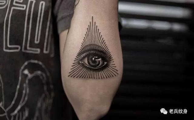 女生纹身纹什么寓意好，适合女性的纹身图案大全（纹身图案寓意详解）