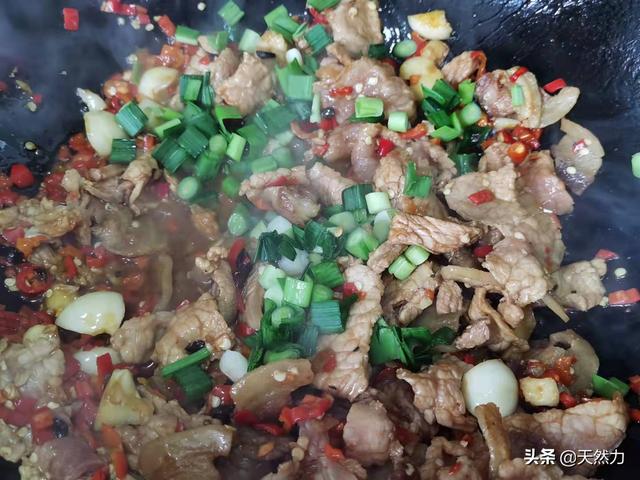 炒肉的做法，辣椒炒肉的做法（湘菜中和辣椒炒肉齐名的肉炒肉）