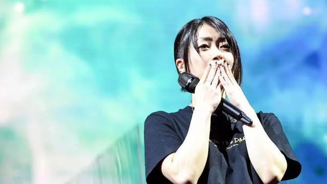 平成三大歌姬，16岁靠一张专辑封“歌后”（平成三大歌姬和四大歌姬）