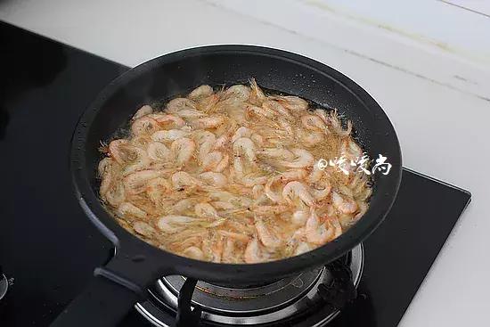 韭菜的做法，油菜的做法大全家常菜（家里连续一周每天都闻韭菜香）