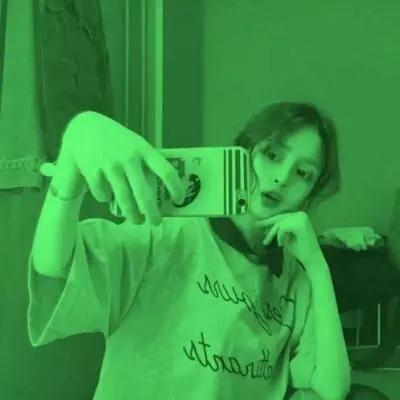 鹿女,微信头像,鹿女(“鹿亡玫瑰海,心死绿稻田”) 鹿女,微信头像,鹿女(“鹿亡玫瑰海,心死绿稻田”)