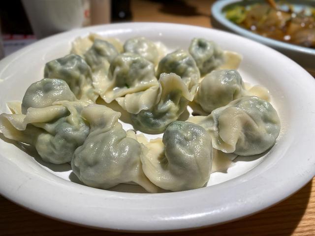 手工饺子皮的做法，如何手工制作饺子皮（水饺皮和蒸饺皮做法）