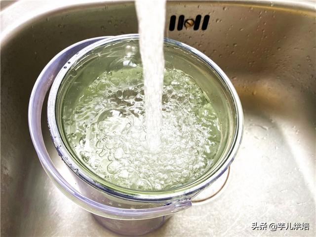 自制冰镇柠檬蜂蜜水，制作柠檬蜂蜜水（自制蜂蜜柠檬茶）