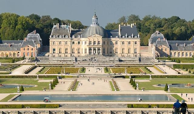 法国巴黎旅游，法国巴黎旅游全攻略（巴黎十大网红打卡景点）