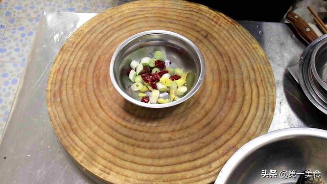 豆瓣鲫鱼的家常做法鱼，豆瓣鲫鱼的家常做法（厨师长分享“豆瓣鲫鱼”的做法）