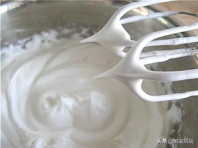 最快打蛋方法，如何打蛋清最快（蛋白打发一次成功·从此戚风零失败·打蛋技巧与程度控制原理解说）