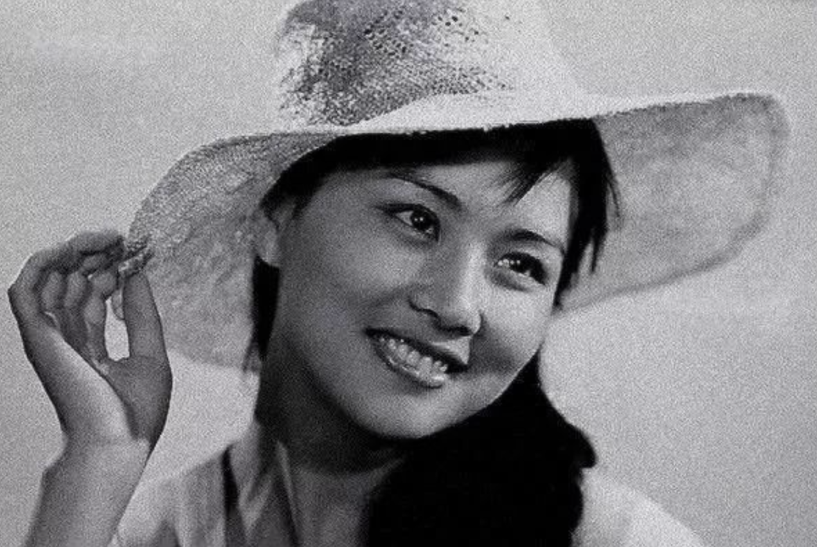 著名演员赵娜个人资料(她曾齐名刘晓庆) - 散下步