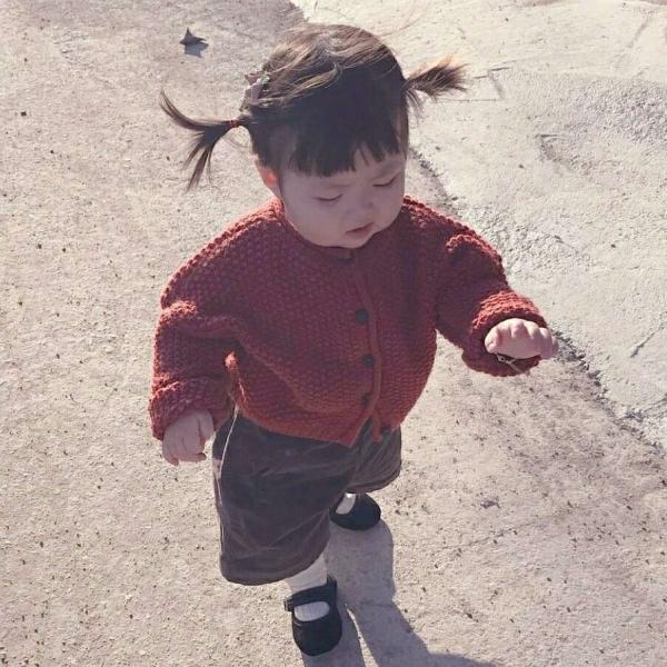 男生锁骨部位图，微信头像，男生锁骨部位图（有趣的肚子弹来弹去。）