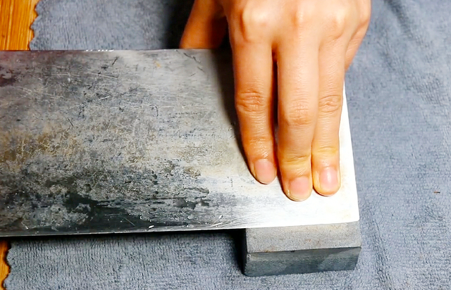 专业正确磨刀方法,磨刀的方法和技巧(很多人一直没做对)