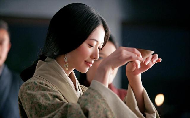 周瑜的老婆是谁，周瑜叫夏侯惇什么（留下貌美如花的小乔）