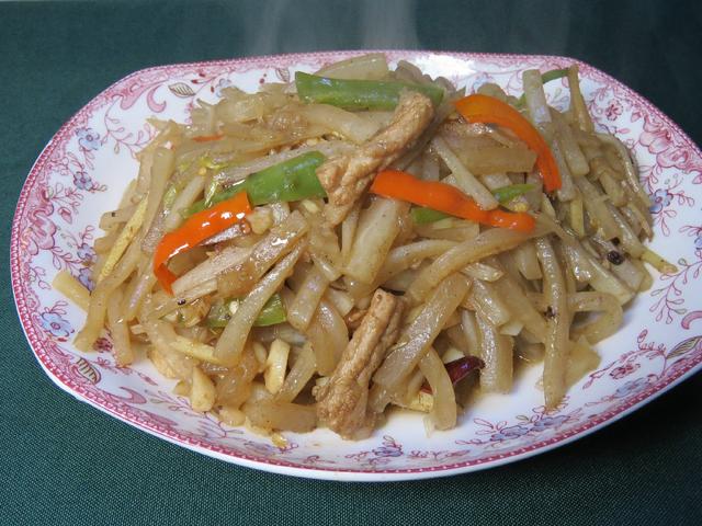 白萝卜要焯水吗，白萝卜馅饺子的萝卜要不要焯水（先焯水还是直接炒）