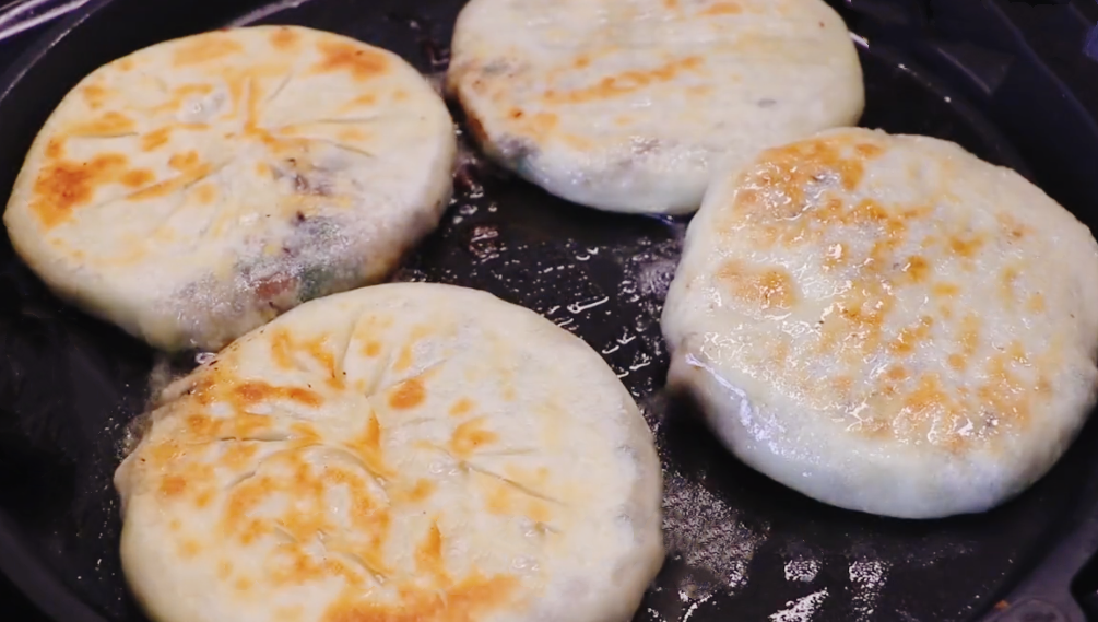 图片[7]-【马齿苋馅饼】做法步骤图 不炒不凉拌 一顿吃2个比吃肉还香-起舞食谱网