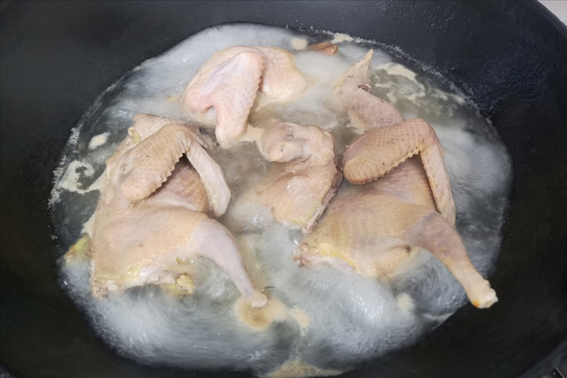 鸽子鸡汤怎么炖才有营养，营养不流失