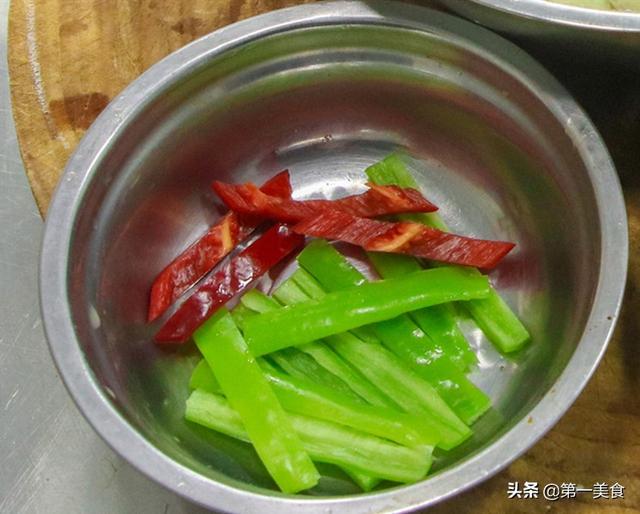清炒茄子的家常做法，丝瓜汤怎么做才好喝（连菜带汤一滴不剩）