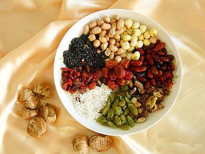 腊八节的祝福短信，给亲人的腊八节短信祝福语（浓情腊八节气暖冬祝福优美句子）