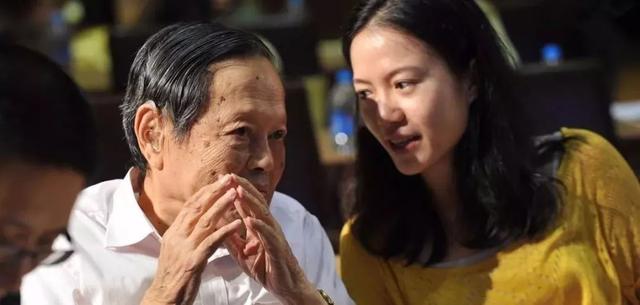 杨振宁 翁帆 怀孕，翁帆和杨振宁结婚的真正原因（怪不得能不顾外界言论）