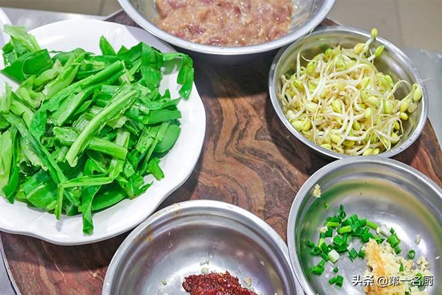 水煮肉片正宗做法，美味又好吃的水煮肉片教程（舌尖火辣比毛血旺过瘾）
