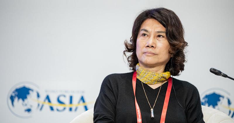 董明珠个人简短经历（铁娘子的传奇人生）