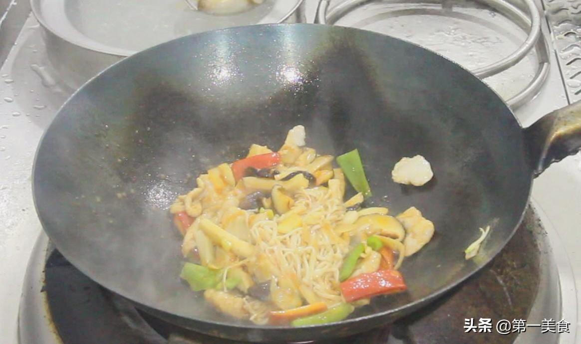 蘑菇炒肉，厨师长教你肉片炒菌菇（蘑菇炒肉要不要焯水）