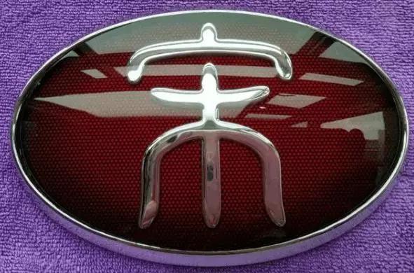 一个叉的车标是什么汽车,一个叉是什么车的牌子(10个车标冷知识)