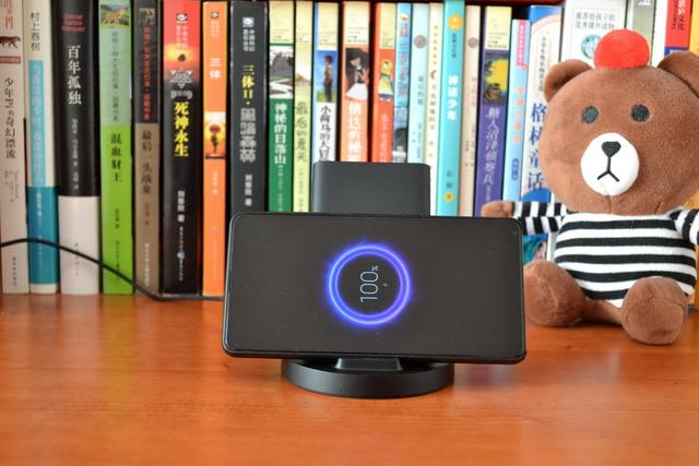 小米无线充电器怎么用，以下经验供大家参考（小米立式无线充电器体验）