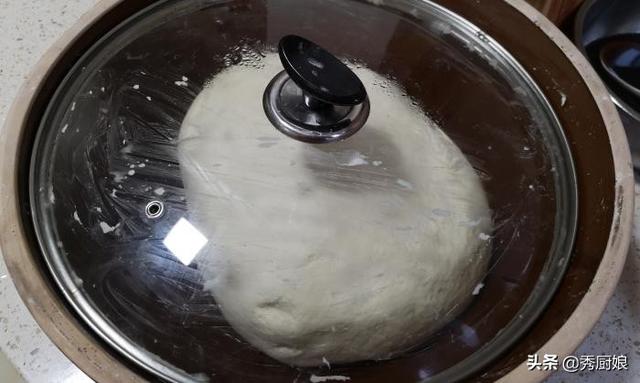 油条怎么做好吃，油条怎么做才筋道又好吃（用酵母、泡打粉都不对）