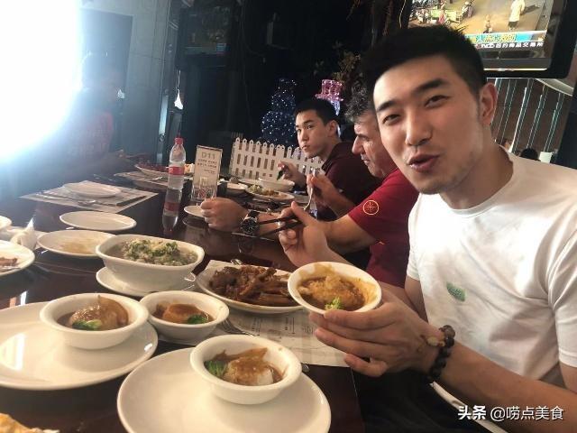 鲍鱼的做法及清洗视频，鲍鱼的做法及清洗是怎样的（鲍鱼别只蒸着吃）