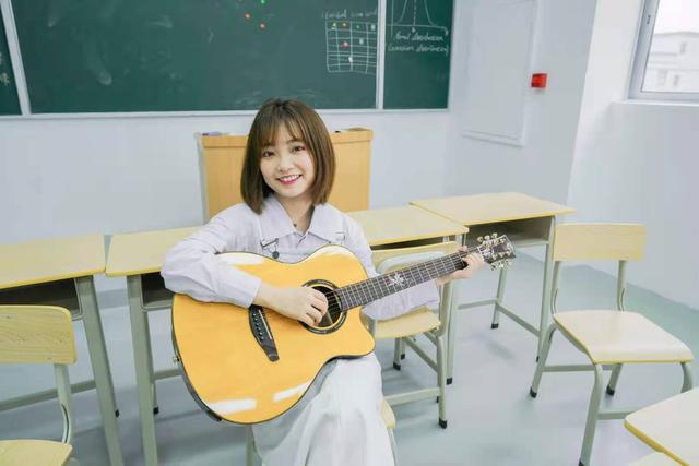 吉他怎么拿，吉他应该怎么选（吉他初学者需要避开的十个坑）