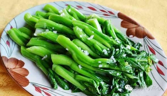 大厨青菜蘑菇怎么炒，五星大厨教你做