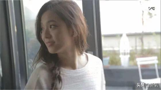 李夏怡 rose音译，卡其色李夏怡rose音译（队友和她合照就像公开处刑）