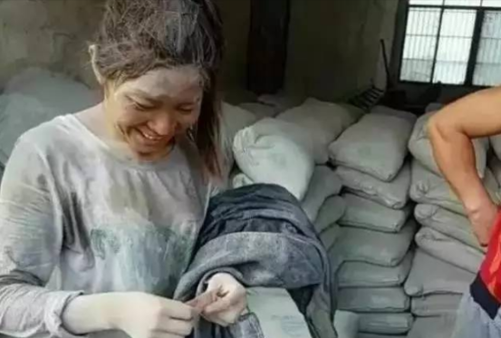 一包水泥多少kg，水泥一包多少kg（“水泥西施”的谎言如何一步步被揭穿）