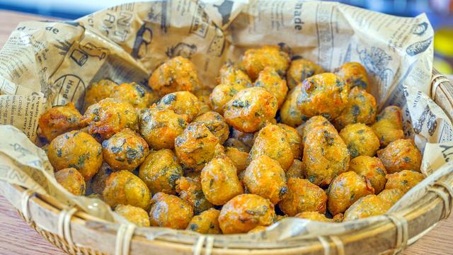 年夜饭怎么做炸货，过年吃的炸货（8道过年必备炸货）