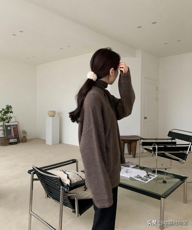 晚上披着头发睡好吗，晚上睡觉头发扎还是披（不要披着头发睡觉了）