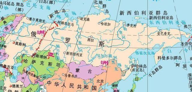 看世界地图,我们会发现位于中国和蒙古北方,先属俄罗斯的西伯利亚地区