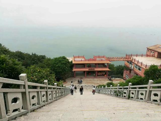 茂名放鸡岛有什么好玩的，茂名除了放鸡岛还有什么岛（茂名有个神秘的海岛——放鸡岛）