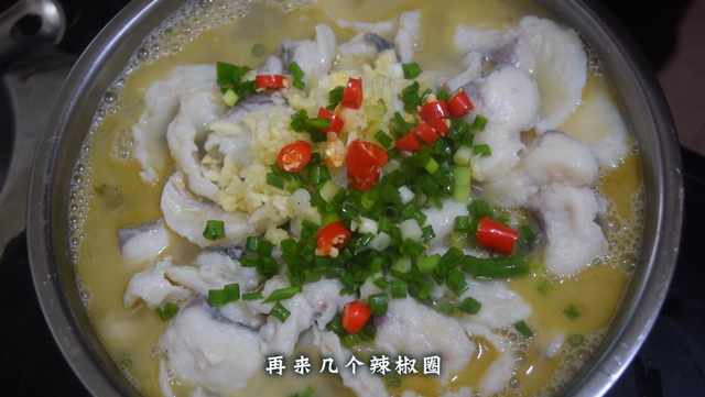 正宗家常酸菜鱼怎么做，正宗酸菜鱼怎么做好吃（每个步骤都讲得非常详细）