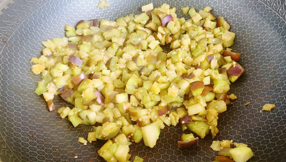 圖片[4]-【茄子打鹵面】做法步驟圖 面條爽滑勁道 做法簡單一鍋不夠吃-起舞食譜網