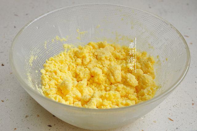 苞米面饼馅包子，玉米面包子就做的柔软又细腻