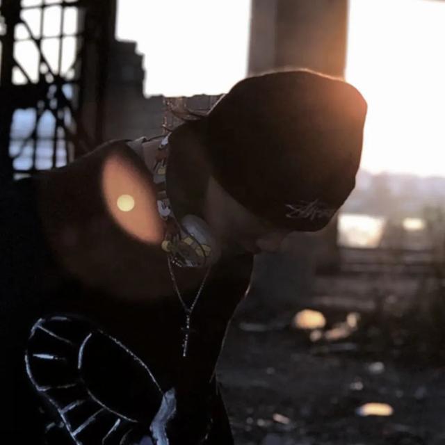 龙应该藏在云里你应该藏在心里，龙应该藏在云里你应该藏在心里表达了什么，微信头像（系列：龙应该藏在云里）