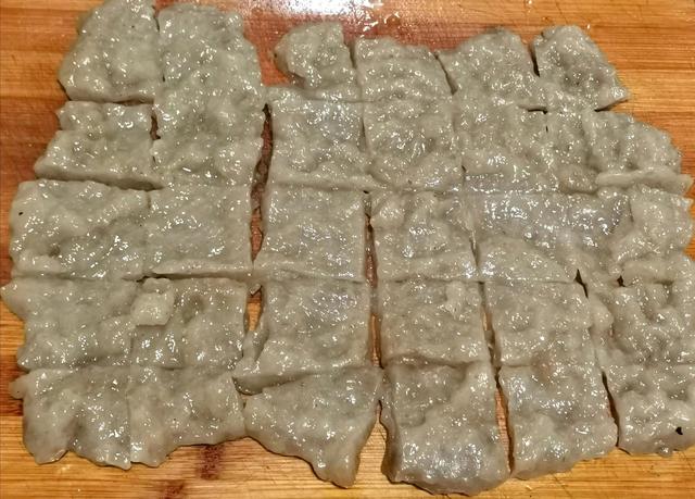 红薯粉怎么做好吃，炒红薯粉怎么做好吃（红薯粉的好吃做法）