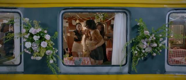 空间背景图〈林漾〉，怎么设置qq空间背景图（《我的邻居长不大》林漾冒犯式相亲名场面）