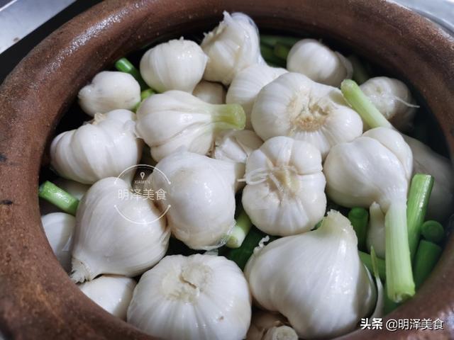 家常酱油腌蒜的做法，怎样用酱油腌蒜（还是自家传统方法好）